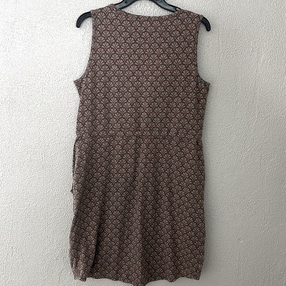 Womens Duluth Trading Co Sleeveless Dress, Pockets, Cinch Waist, Small, Brown - Picture 6 of 6